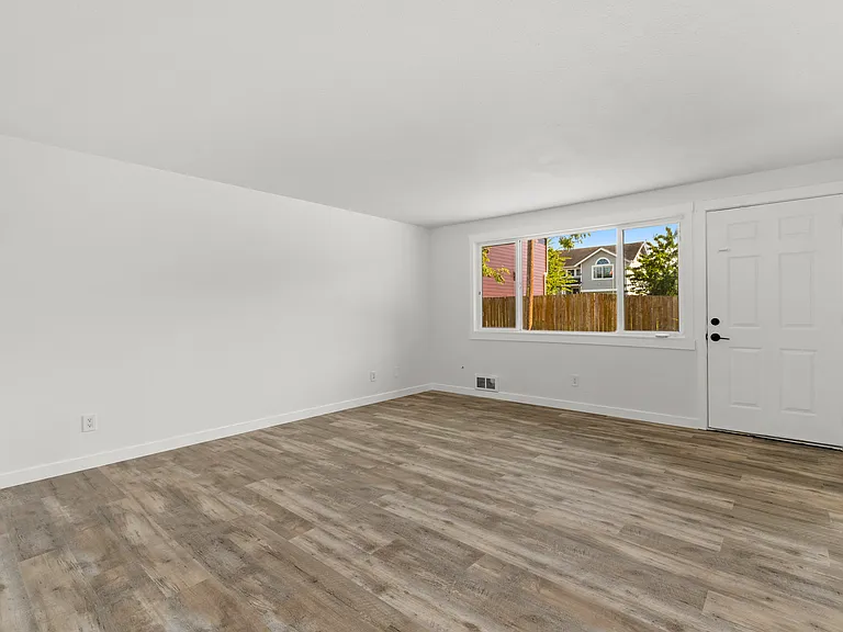 813 Woodford Ave N #3 — Photo 15