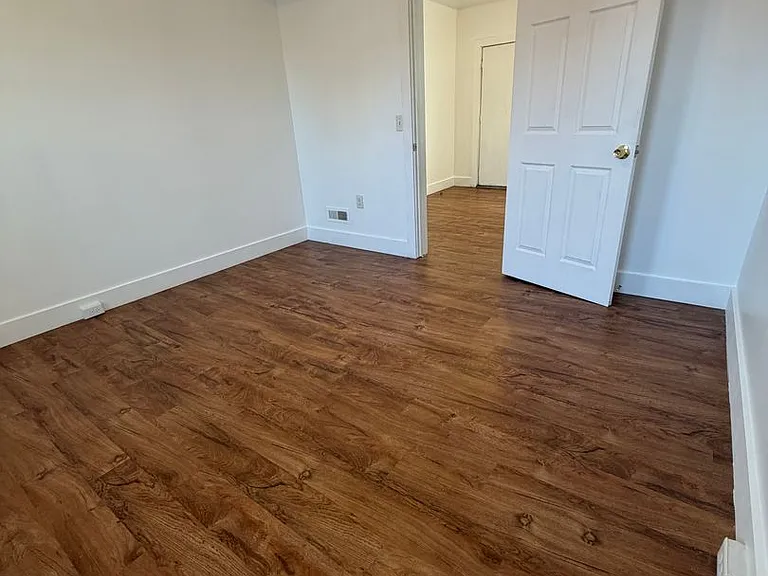 236 W Mifflin St — Photo 9