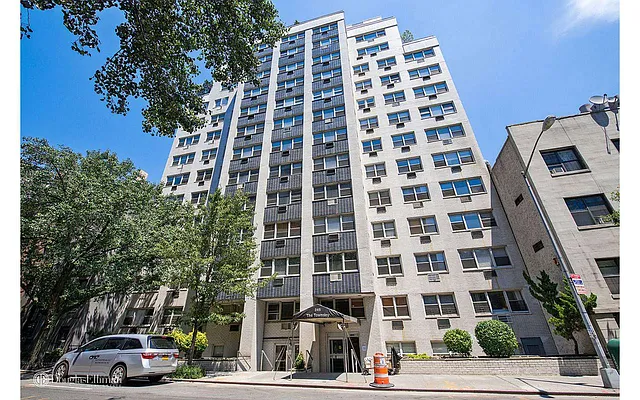 Rented by Douglas Elliman | media 23