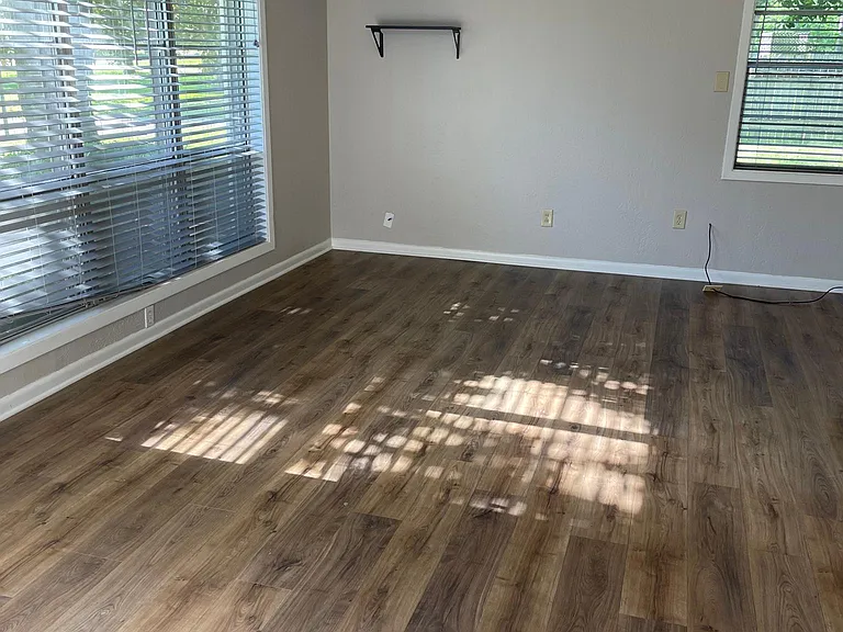2408 Arcadia Dr — Photo 11