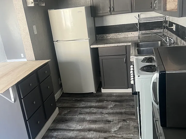 855 White Ave — Photo 11