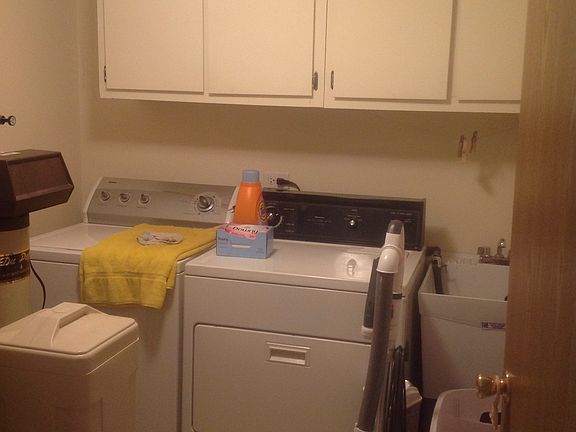 4th image of 454 Mayflower Ln Unit 4