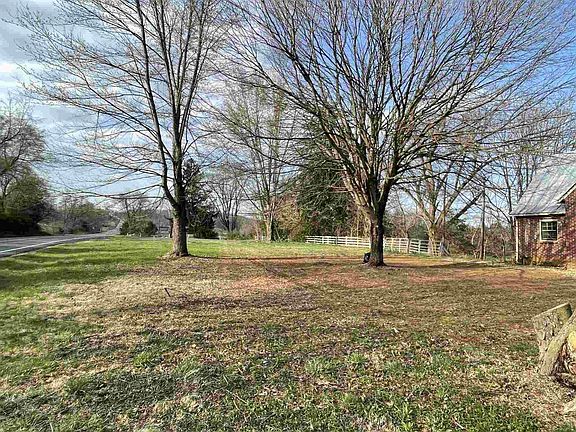 3rd image of 3612 Lee Hwy