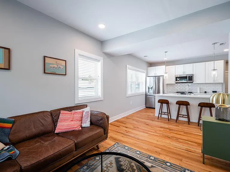 714 11th St NE #302 — Photo 30