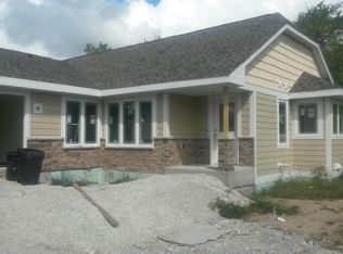 6078 W Woodview Ct #5, Milwaukee, WI 53220