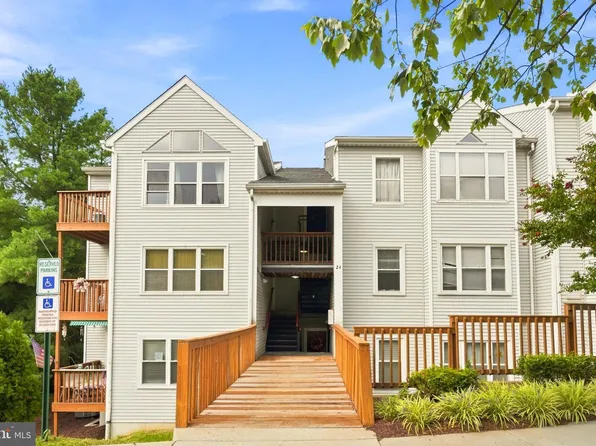 24 Deer Run Ct Unit 606, Baltimore, MD 21227