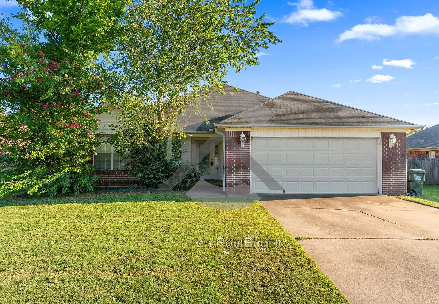 3 bed, 2.0 bath, 1369 sqft, $1,675 — Photo 1