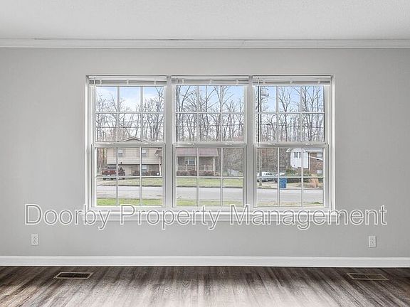 4th image of 181 Foster Dr