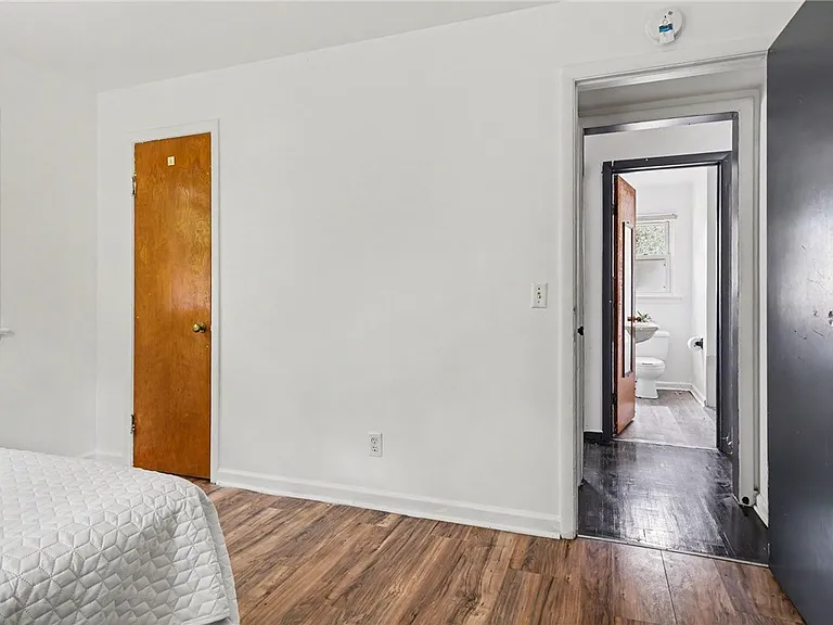 1709 South Ave — Photo 10