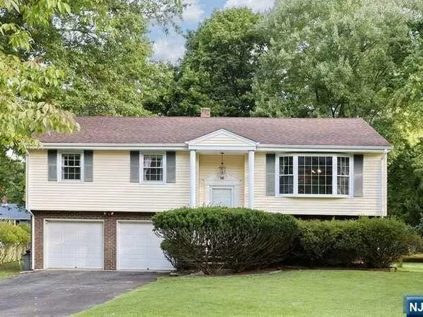 16 Rutgers Pl, Hillsdale, NJ 07642