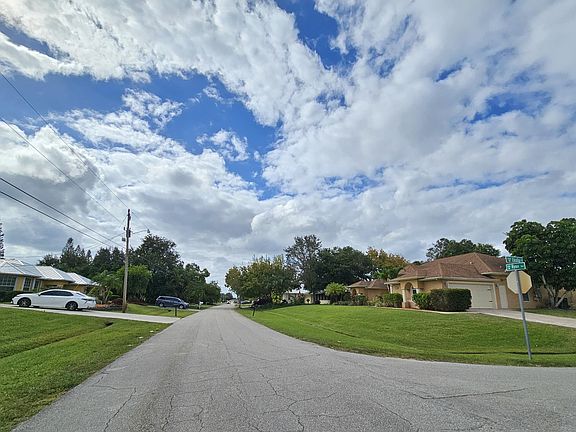 3rd image of 458 SW Ryan Avenue