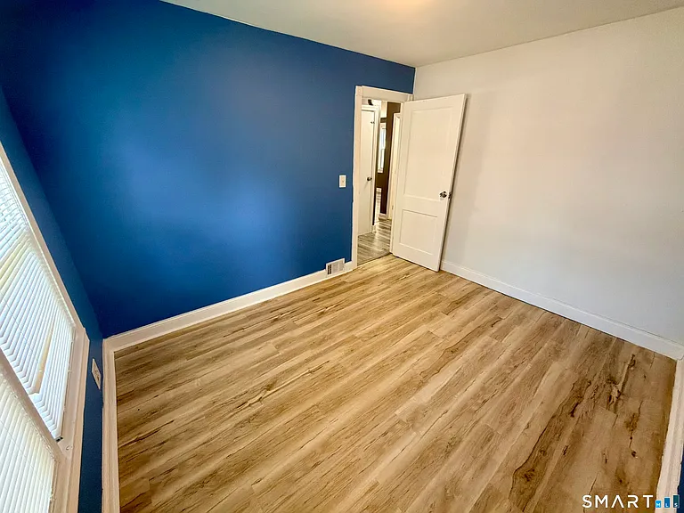 68 Alexander Dr — Photo 21