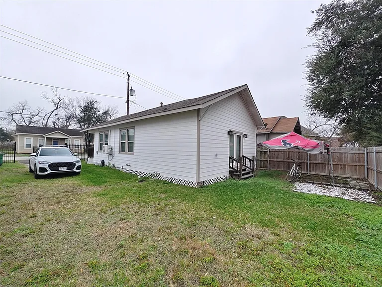 1217 Campbell St — Photo 11