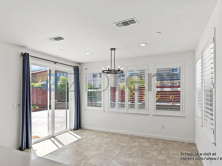 350 E Huntley Ave — Photo 17