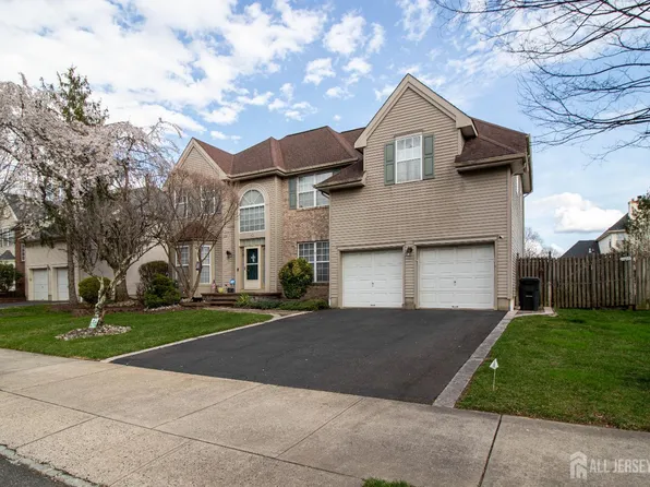 10 Sequoia Dr, Dayton, NJ 08810