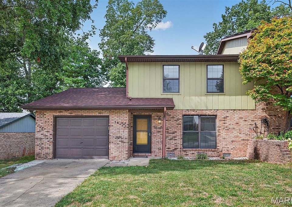 1st image of 35 Ramona Dr