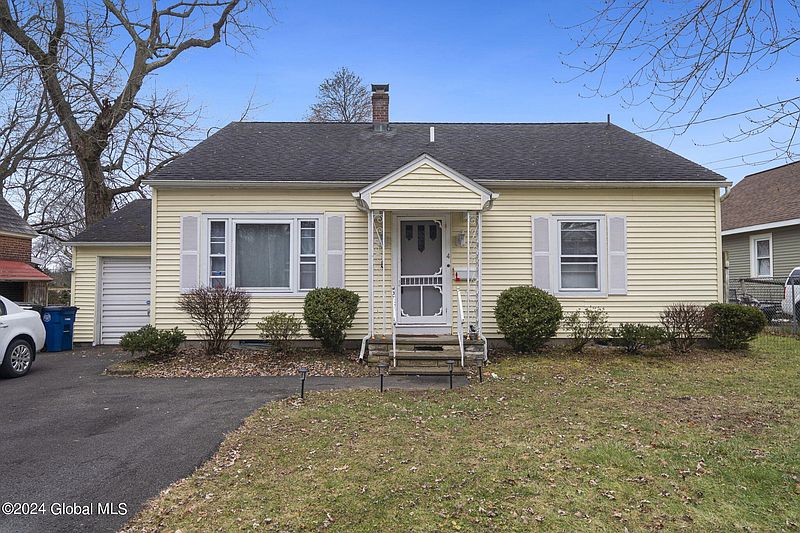 2nd image of 4 Arlington Road