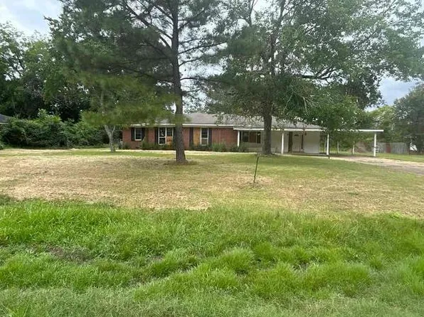 121 N McDonnell St, Okolona, MS 38860