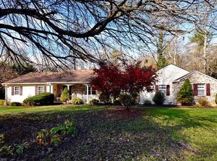 8 Hunters Ln, Hendersonville, NC 28791