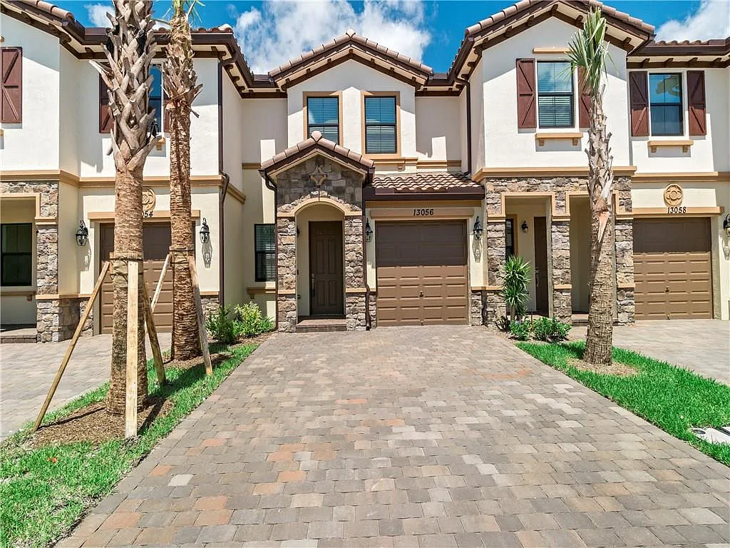 3 bed, 2.5 bath, 1755 sqft, $3,400 — Photo 2
