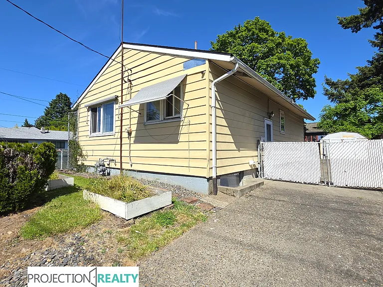 2926 N Terry St — Photo 3