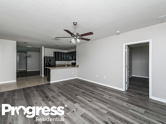 4th image of 11125 Leland Groves Dr