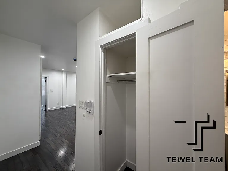 2085 Lexington Ave #4B — Photo 4