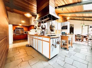 36 E Oaks Rd, North Oaks, MN 55127