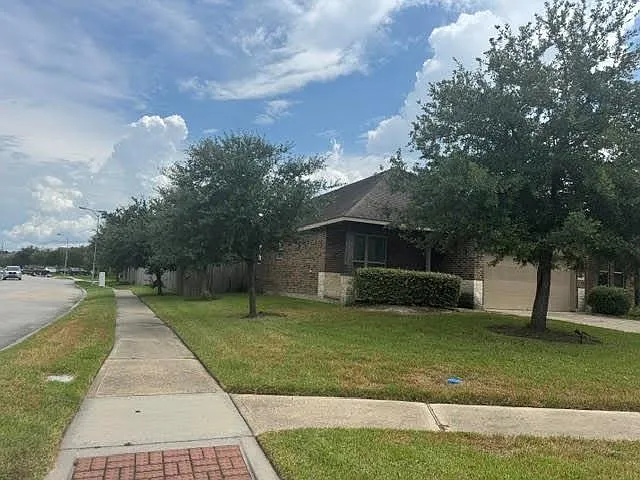 3 bed, 2.0 bath, 1589 sqft, $2,500 — Photo 2