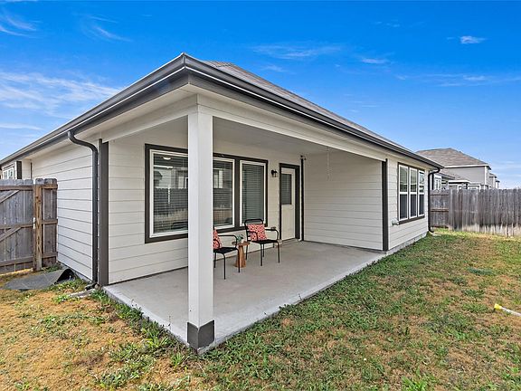 5th image of 995 Rice Dr