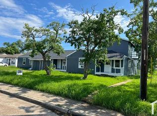 531 W 8th St #2, Freeport, TX 77541