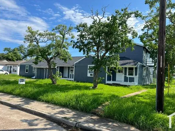 531 W 8th St #2, Freeport, TX 77541