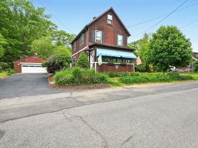 11 Fairlawn St, South Hadley, MA, 01075
