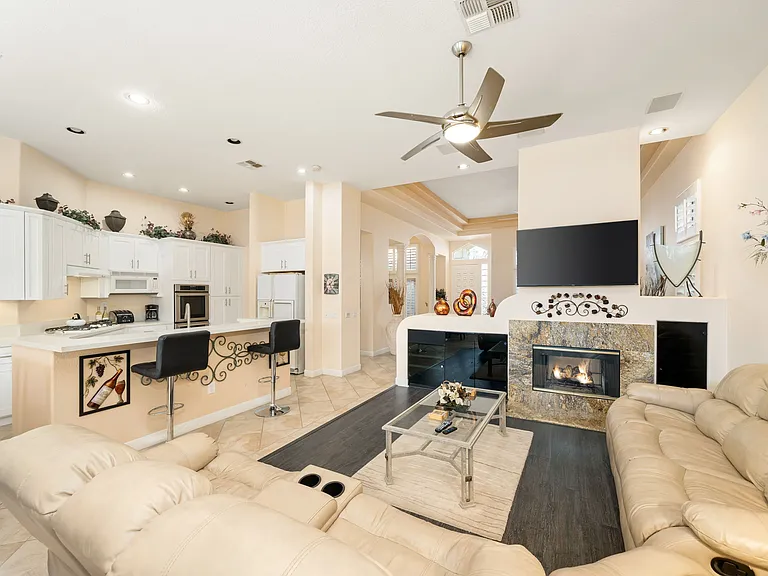 50075 Doral St — Photo 17