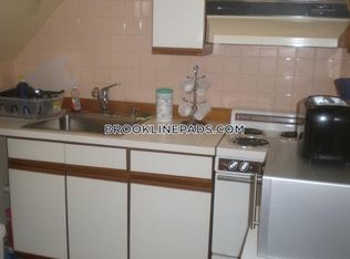 86 Coolidge St #3, Brookline, MA 02446