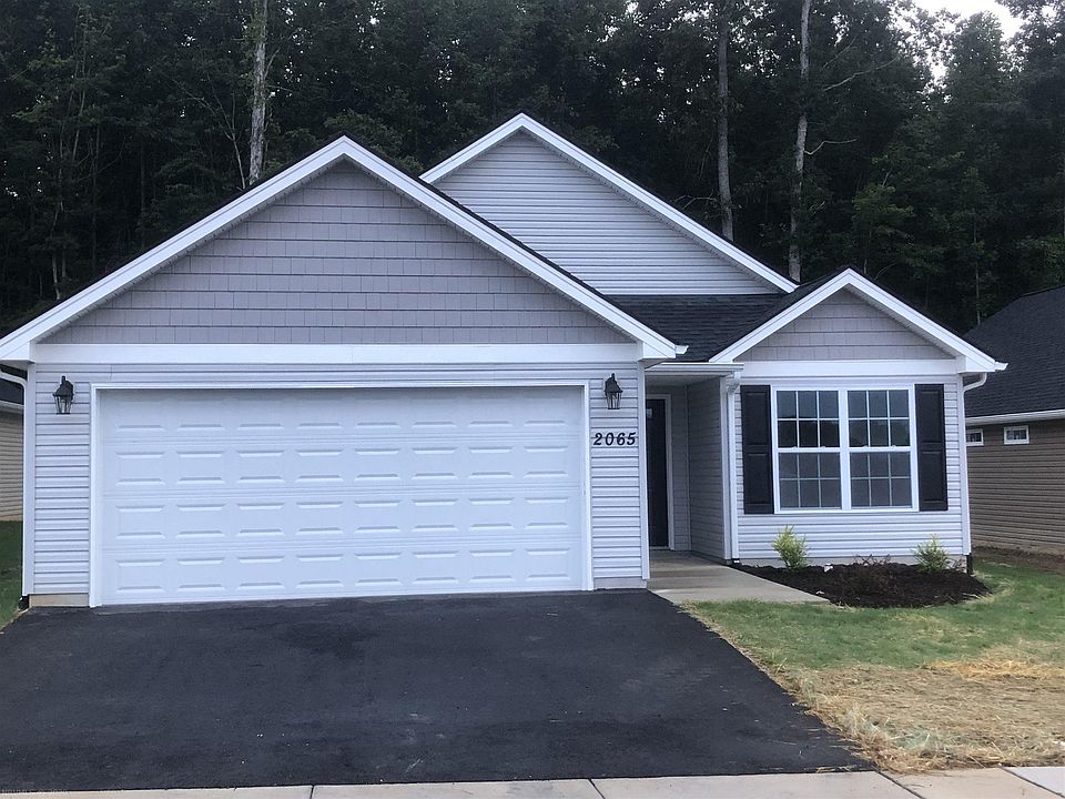 1st image of 2065 Giles Dr SE