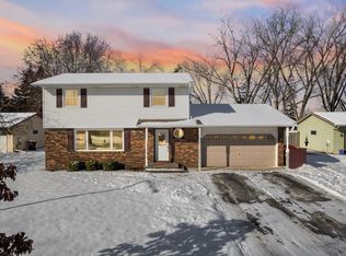 2979 Chisholm Pkwy, Saint Paul, MN 55109