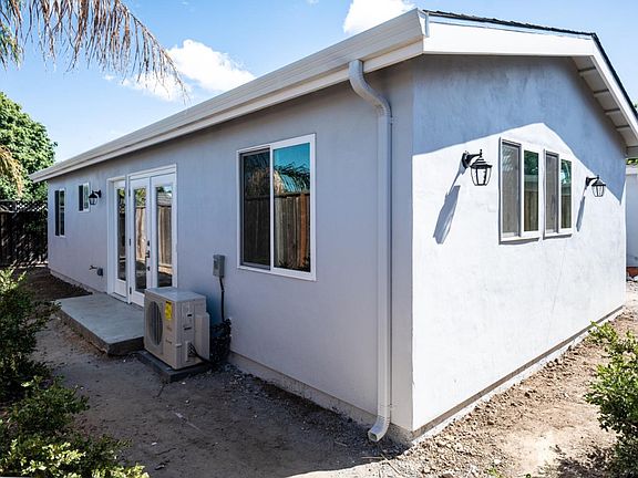 2nd image of 3275 Irlanda Way #A