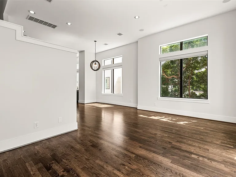 1903 Crockett St — Photo 14
