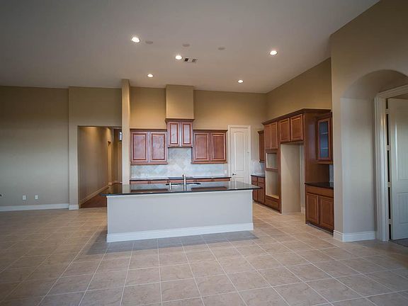 3rd image of 610 Kirkham Ln