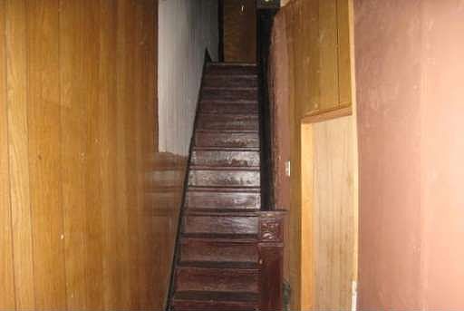 2nd image of 1351 W Pike St