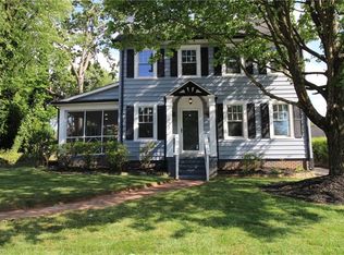 923 S Hawthorne Rd, Winston Salem, NC 27103