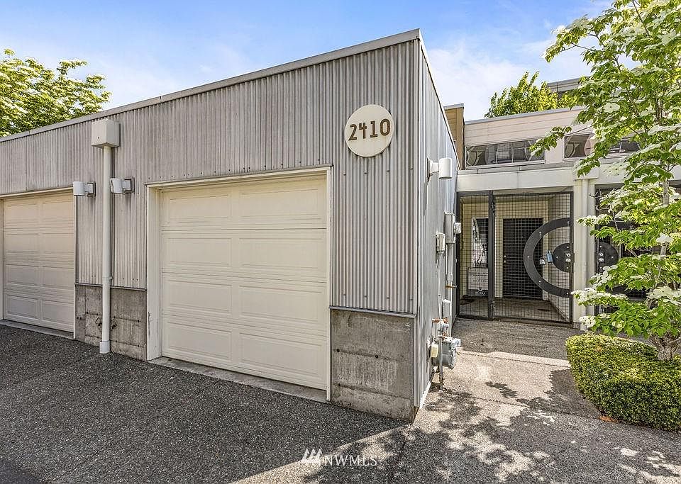 1st image of 2410 Yakima Ct