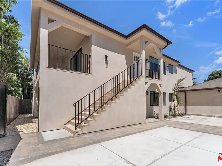 6913 1/2 Encino Ave #UPPER — Photo 6