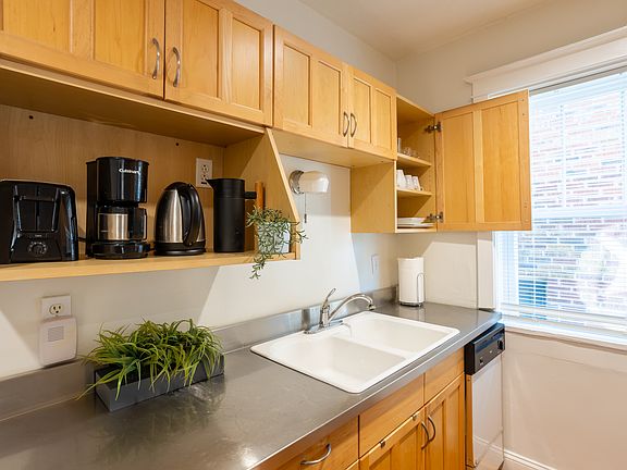 4th image of 5048 Miami St #1