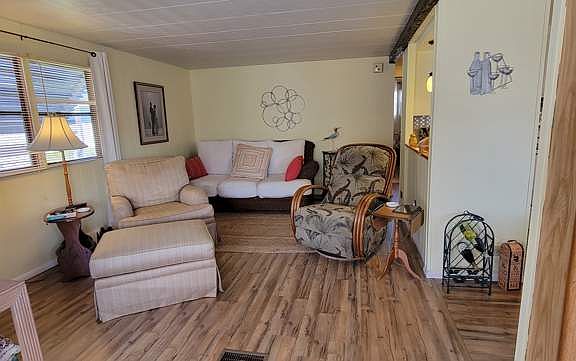 5th image of 1208 Lee St Lot 178