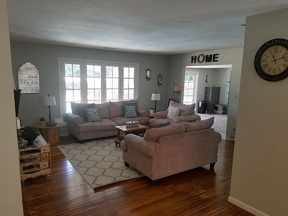 3rd image of 1342 W Robin Dr