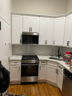 Rented by Standard Living Realty Inc | media 2