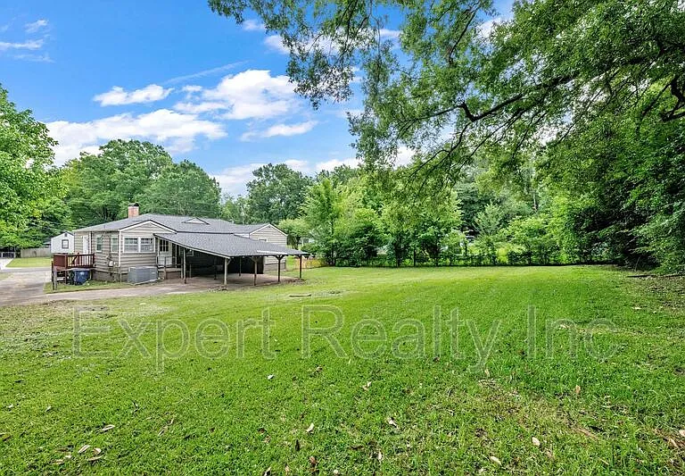 920 Parkway Dr — Photo 29
