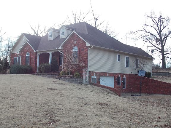 2nd image of 3370 Brandyn Ave